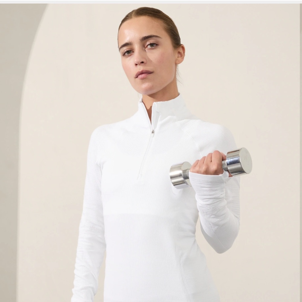 New Athleta mock half zip white long sleeved top thin layer exercise women’s L